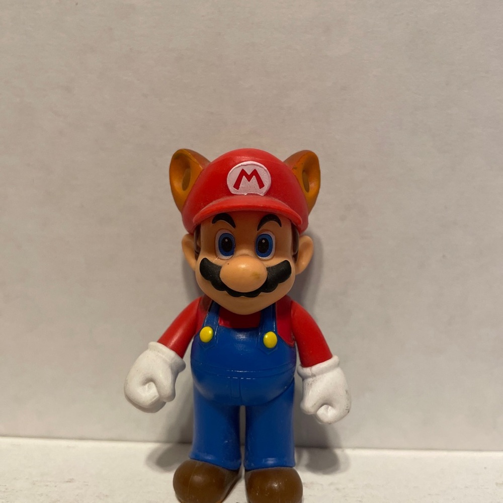 Nintendo Mario Action Figure - Raccoon (missing tail) - Picture 2 of 8